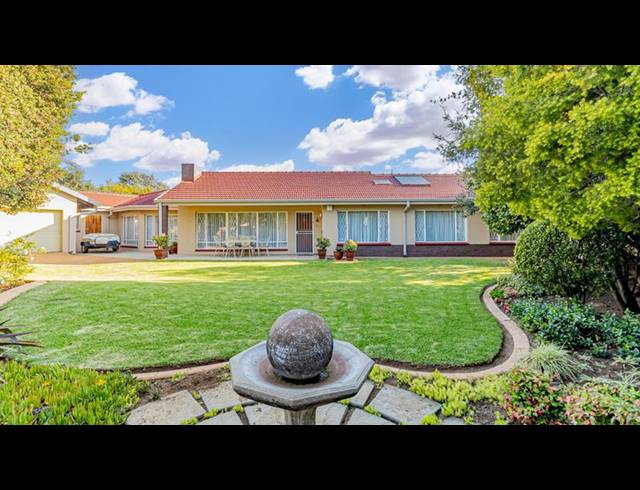 4 BEDROOM HOUSE FOR SALE IN PARKRAND